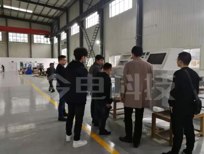 Old customers from Tibet visit our company for inspection and on-site inspection of equipment